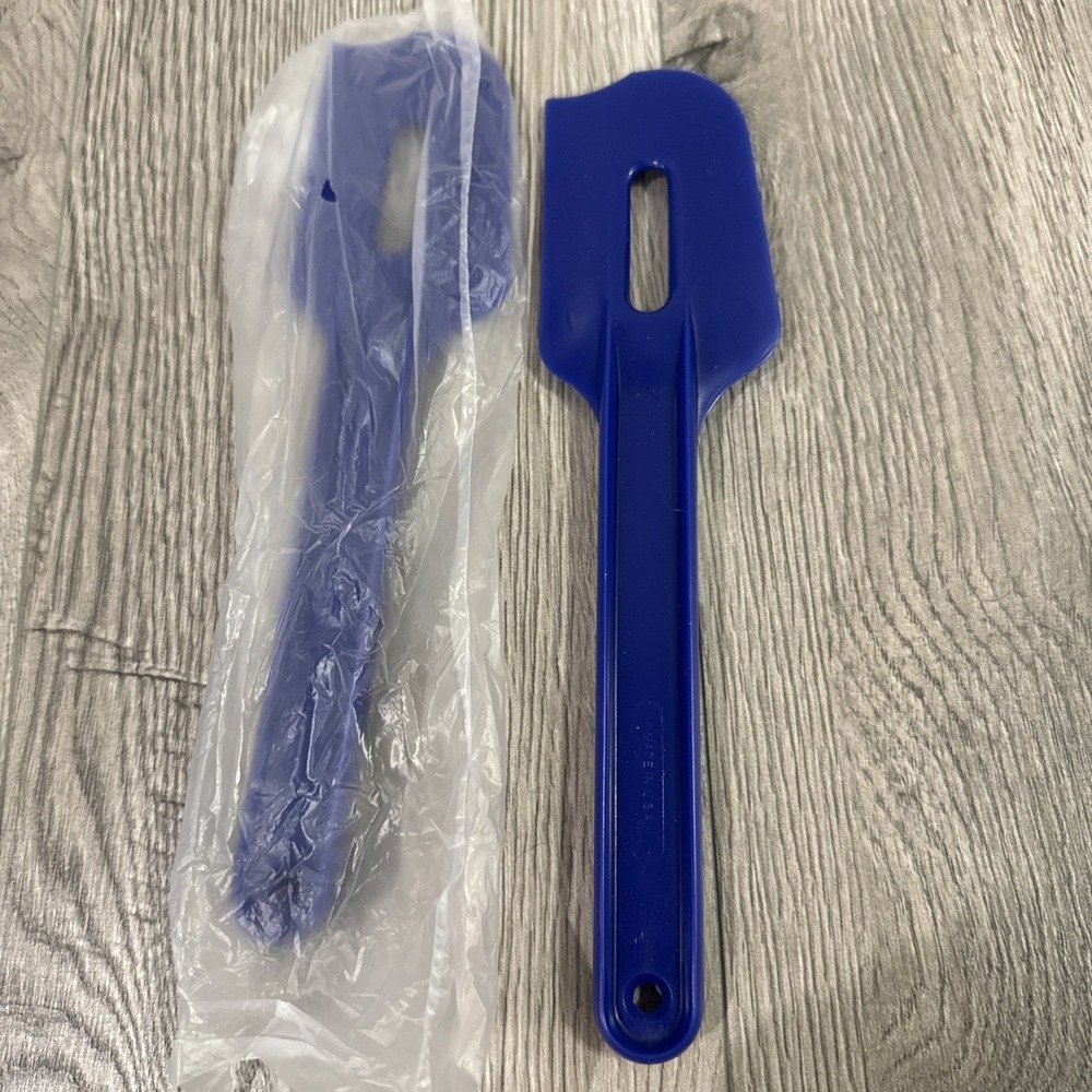 Tupperware Set Of 2 Gadgets Kitchen Tools Plastic Paddle Spatula Blue New